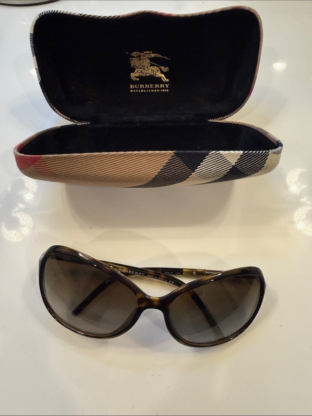 Burberry Brown Tortoiseshell Gradient Women's Sunglasses with Check Case